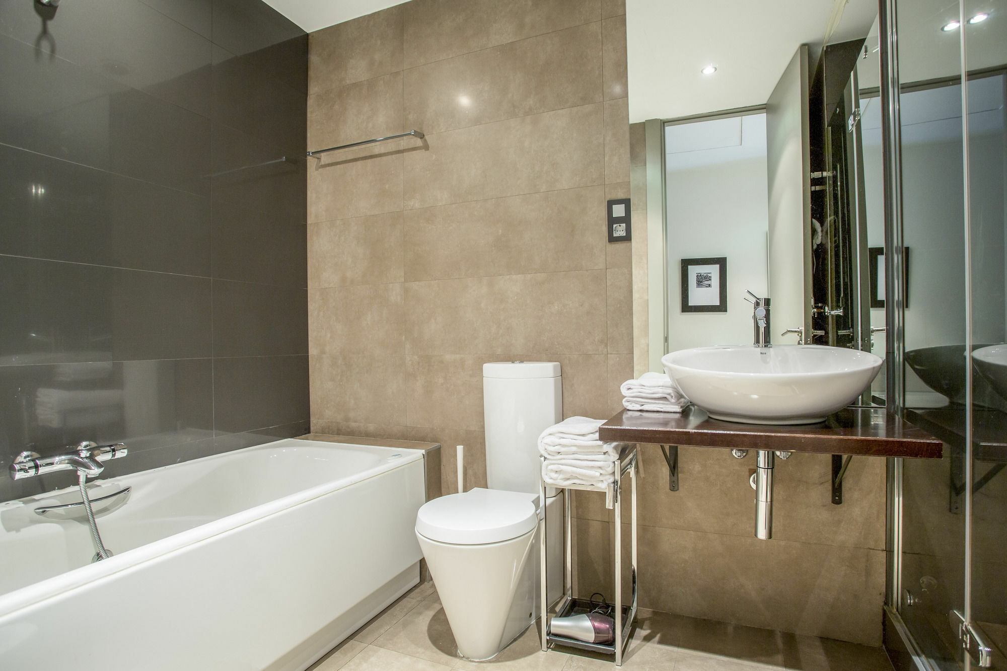 Gran Via Suites Madryt Zewnętrze zdjęcie